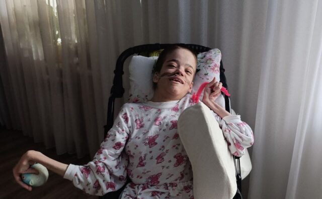 Насте жизненно необходим специальный корсет!🙏