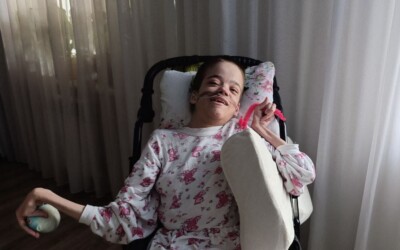 Насте жизненно необходим специальный корсет!🙏